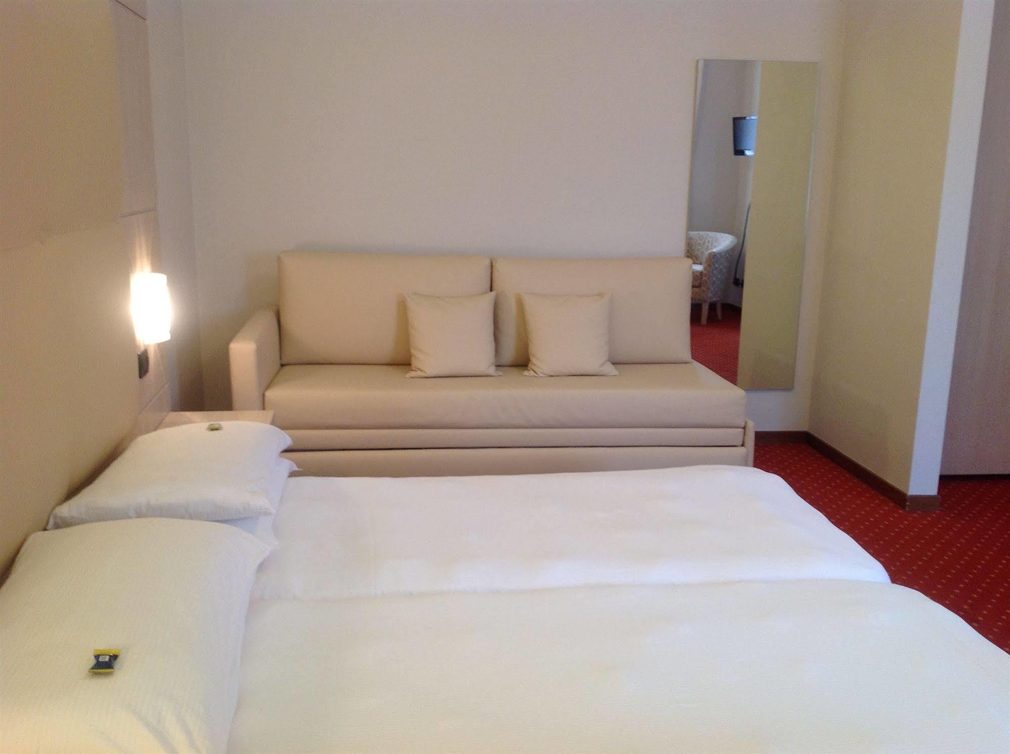 Hotel Villa Ca' Nova ***S Garda  Eksteriør billede